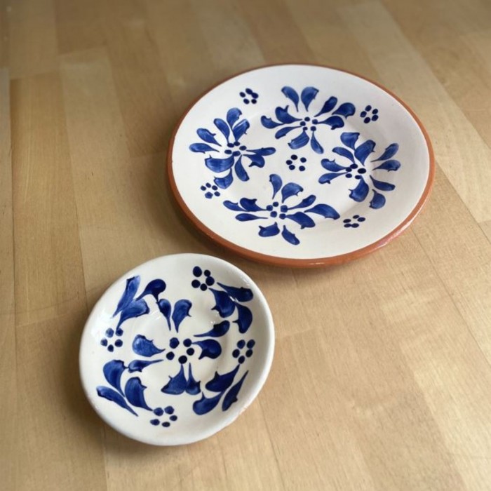 Achetez Assiettes en porcelaine fine Set 18 pièces pour 6 personnes - Fleur  bleue - Famille royale Sheffield ➤Modalyssa